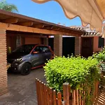 Chalet Con Piscina A 50 M De La Playa .